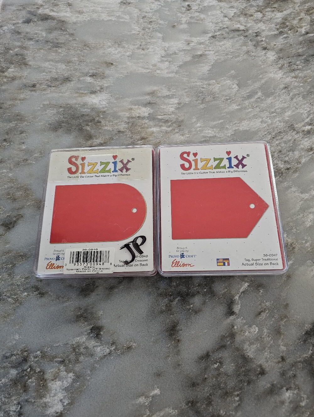 Lot of 2 Sizzix Original Red Dies Tag Crescent 38-0946 Super Traditional 38-0947